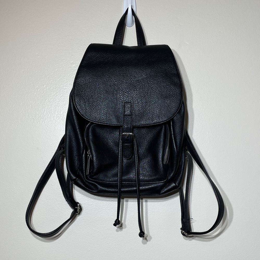 Womens Black Cinch Backpack